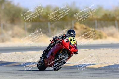 media/Jan-16-2022-CVMA (Sun) [[7f3d92989d]]/Race 3 Amateur Supersport Middleweight/